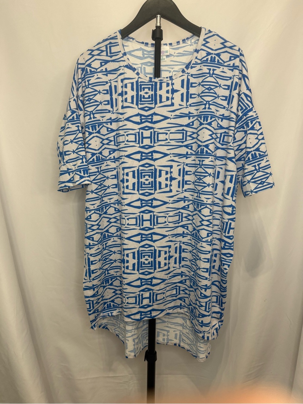 LuLaRoe Blue & White Short Sleeve Geometric Tee